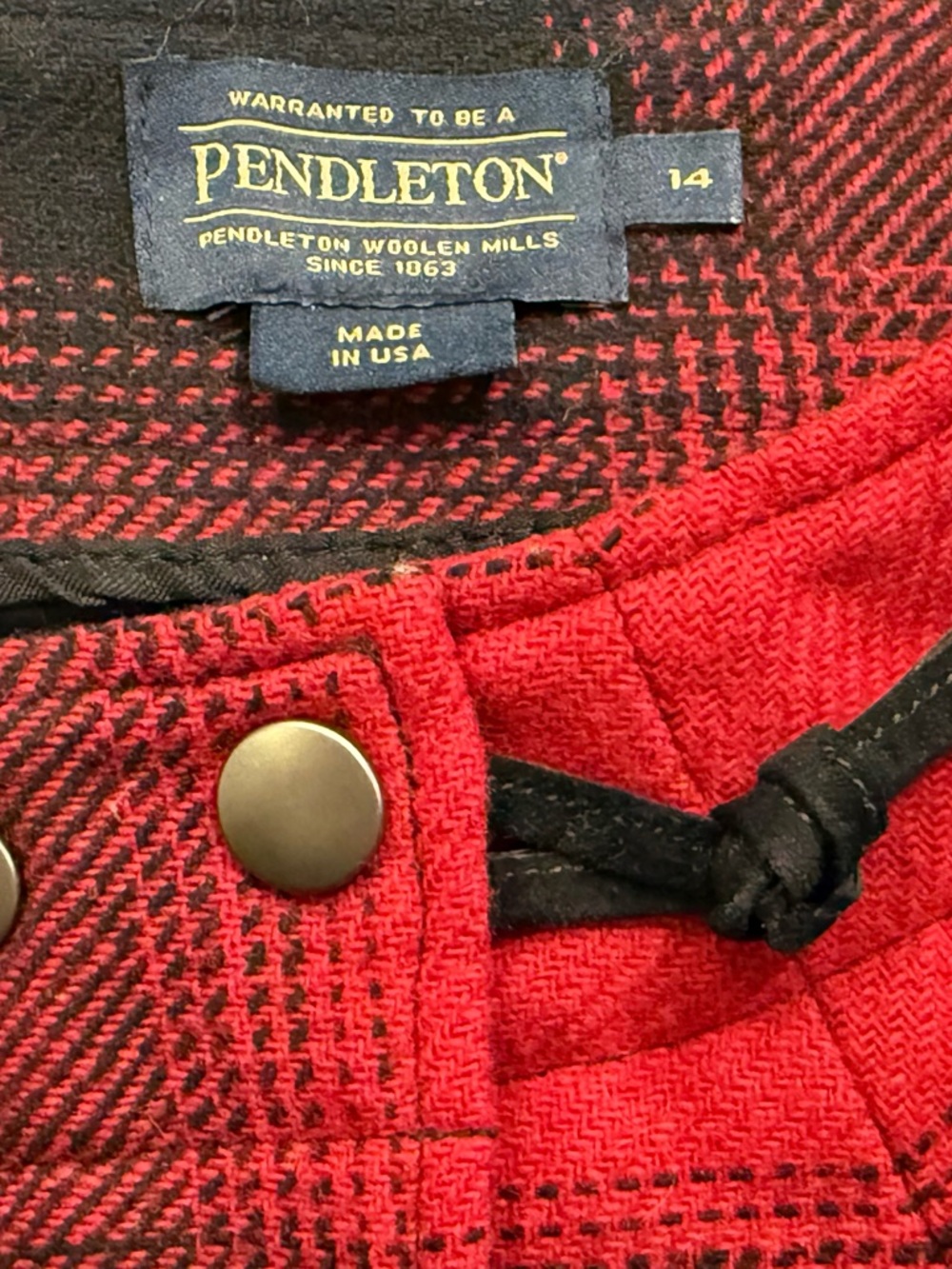Vintage Pendleton Buffalo Plaid Red and Black Wool Blend Wrap Mini Skirt Size 14 - Picture 2 of 6